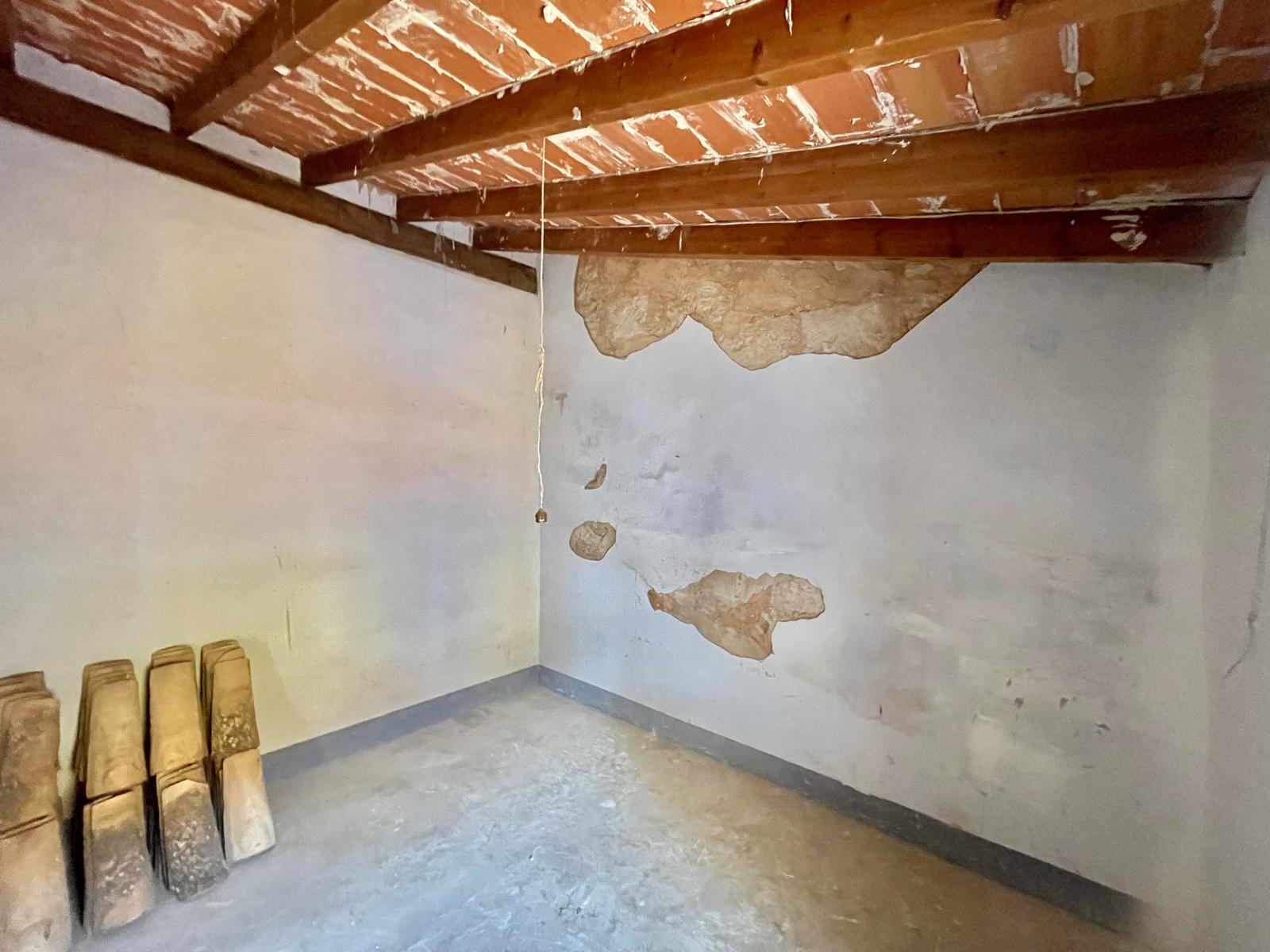 2-1LU3WOD - Authentic Village House with Building License and Approved Project for Sale in Jesús Pobre