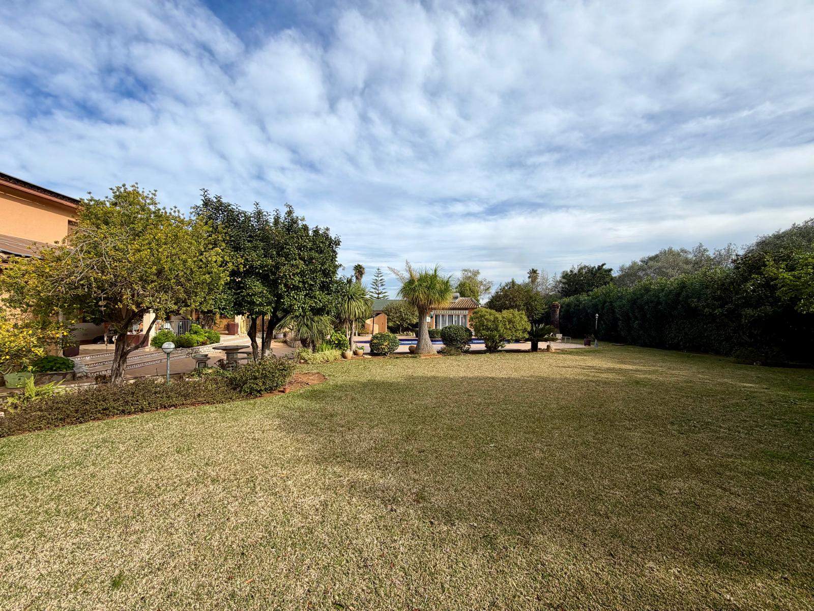 2-LQU0WV - Dream Villa for Sale, in the Heart of Nature with Guest Apartment