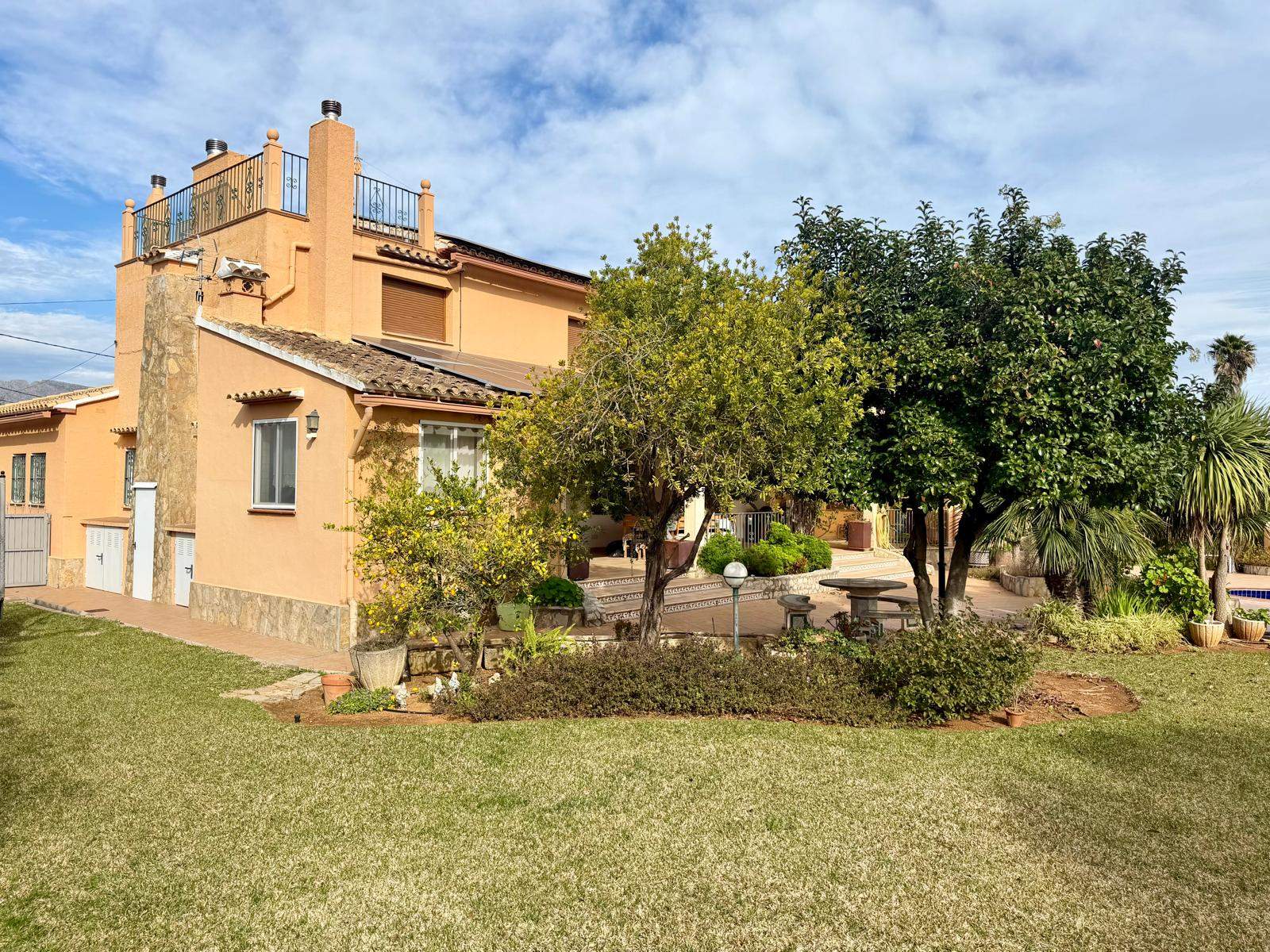 2-LQU0WV - Dream Villa for Sale, in the Heart of Nature with Guest Apartment