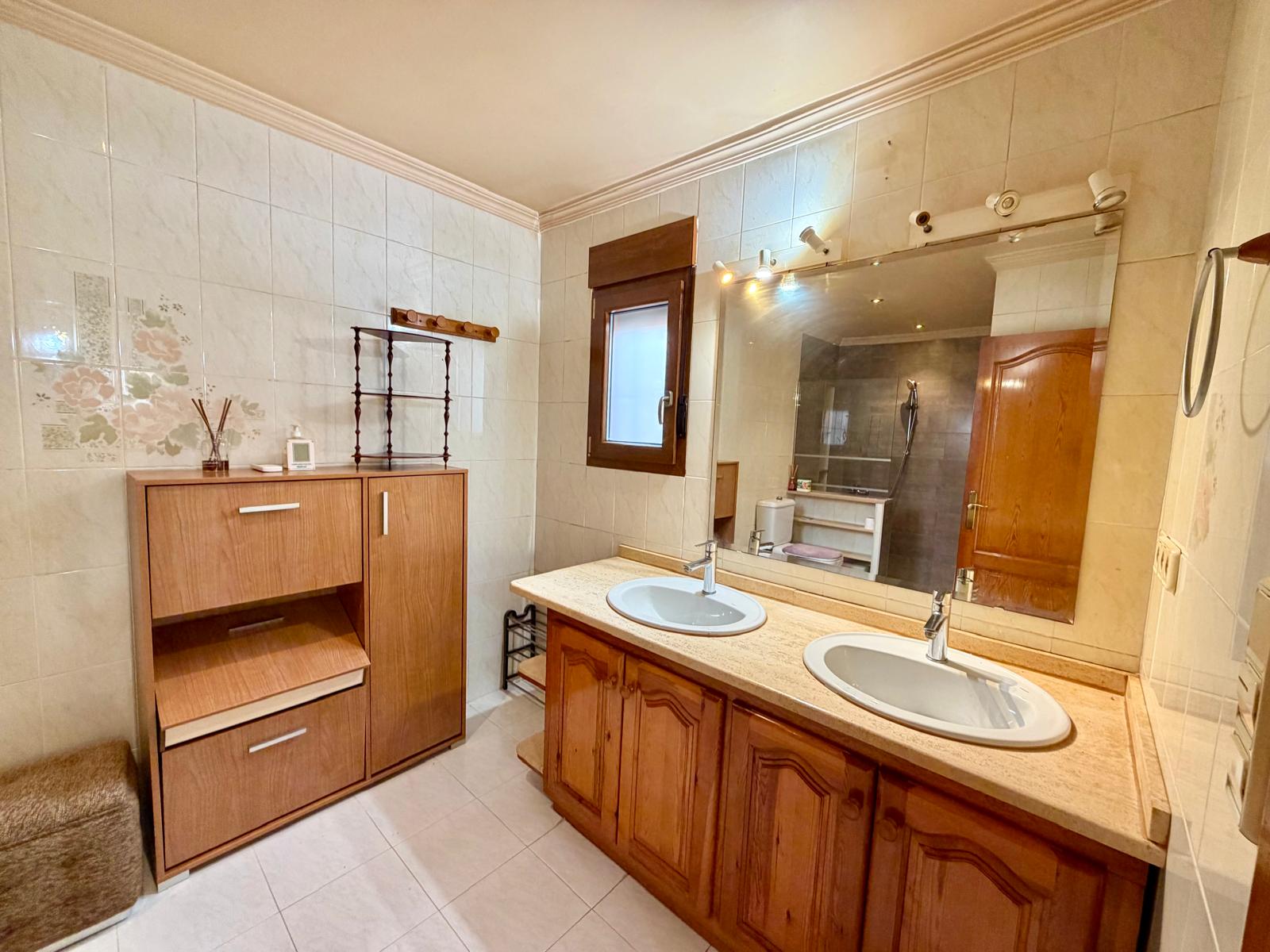 2-LQU0WV - Dream Villa for Sale, in the Heart of Nature with Guest Apartment