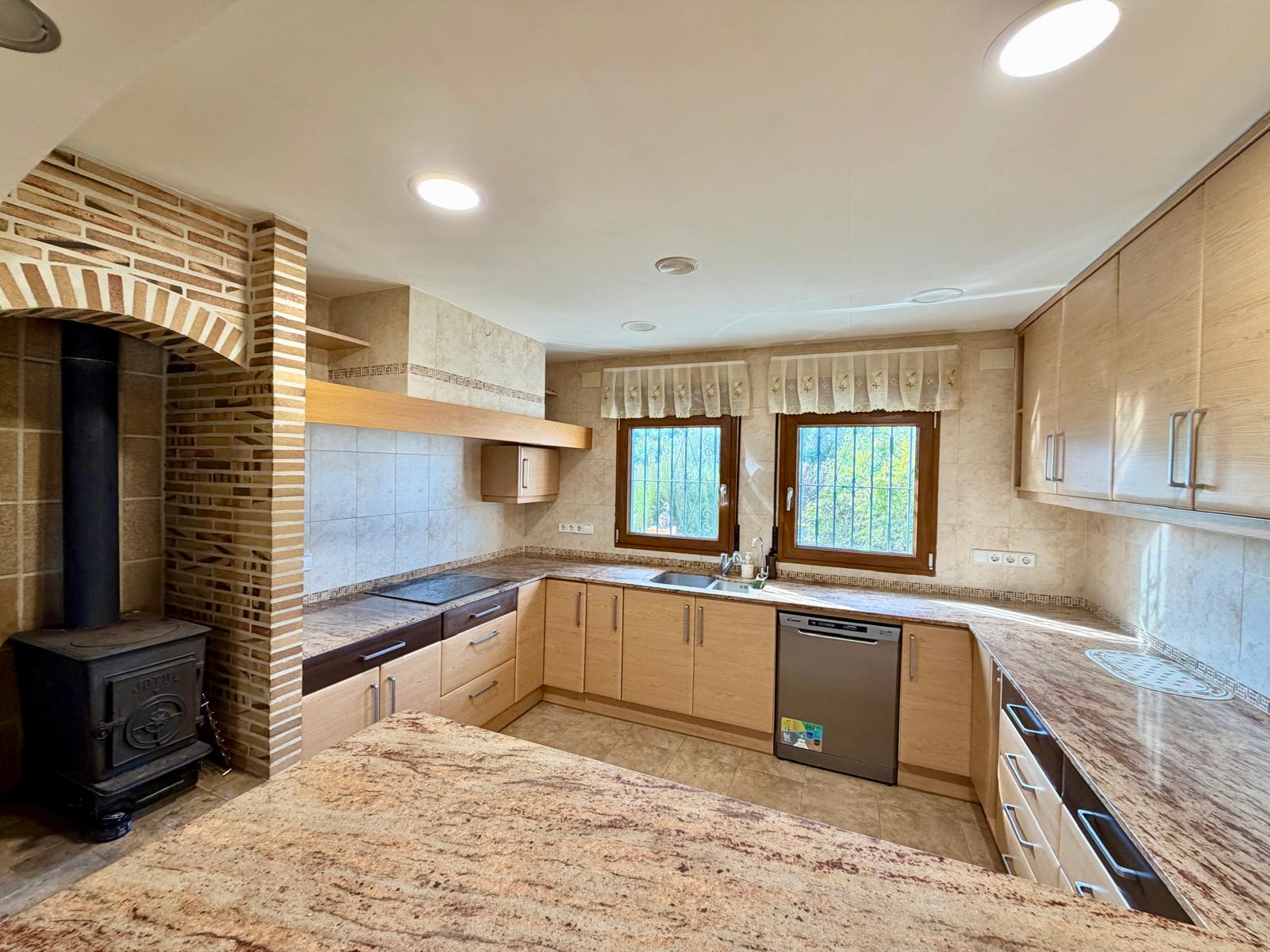 2-LQU0WV - Dream Villa for Sale, in the Heart of Nature with Guest Apartment