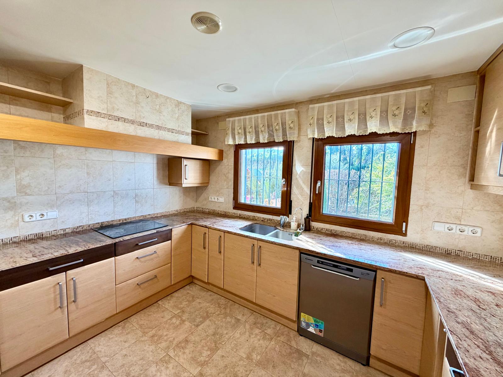 2-LQU0WV - Dream Villa for Sale, in the Heart of Nature with Guest Apartment