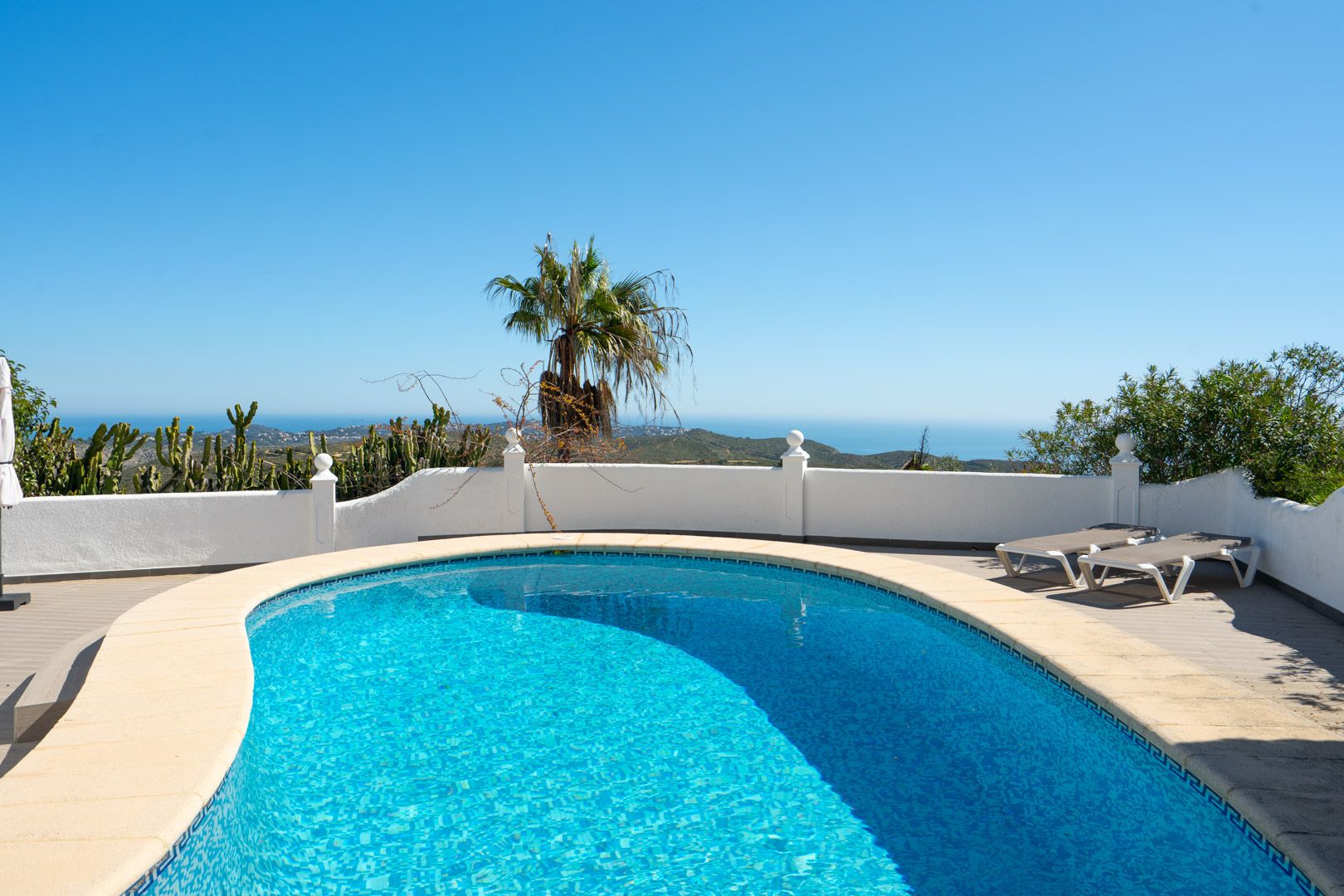 Exclusiva villa tradicional con espectaculares vistas al mar en Cumbre del Sol - 4