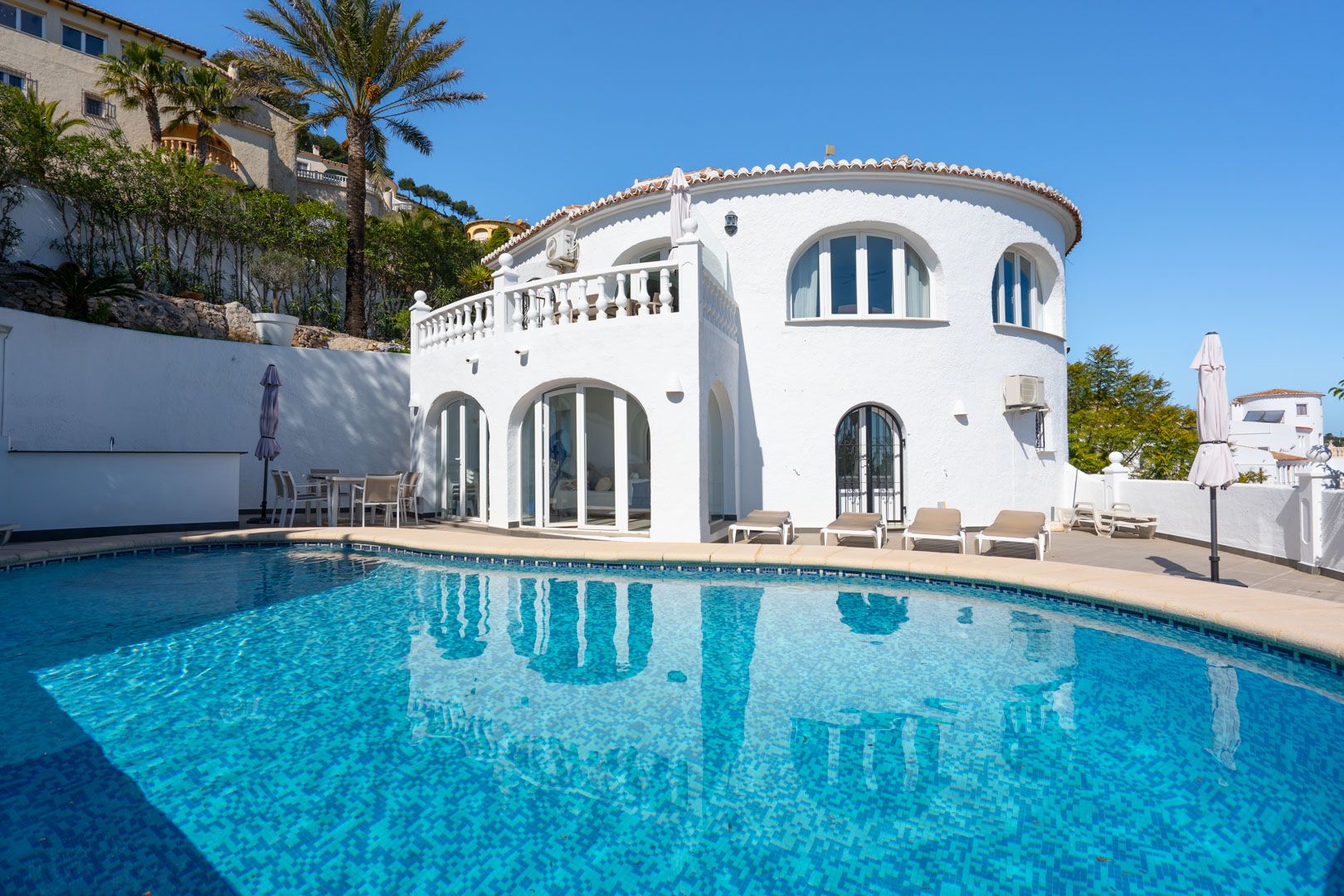 Exclusiva villa tradicional con espectaculares vistas al mar en Cumbre del Sol - 3