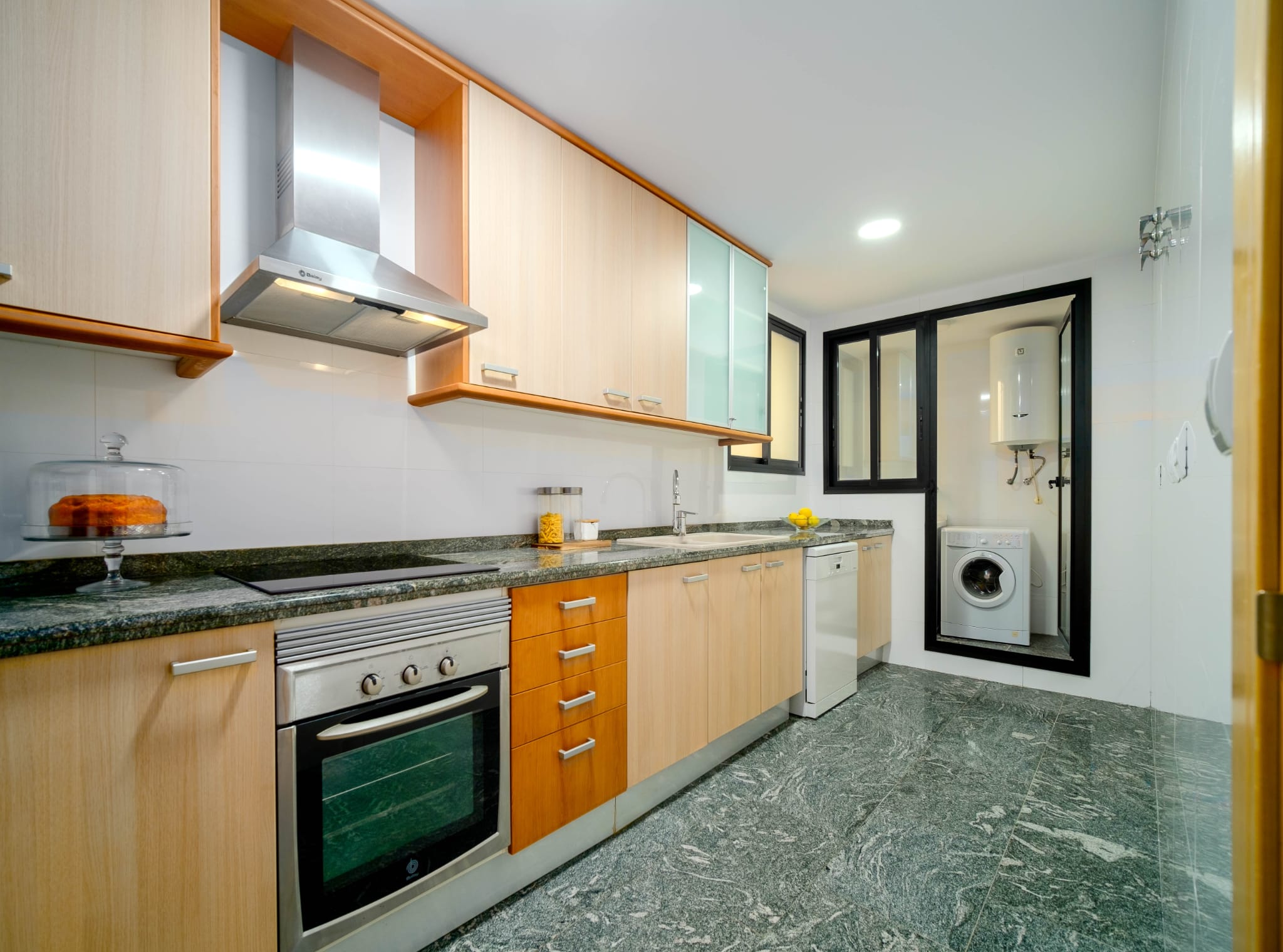Luminoso piso de 2 dormitorios con vistas abiertas en venta en Javea - 3