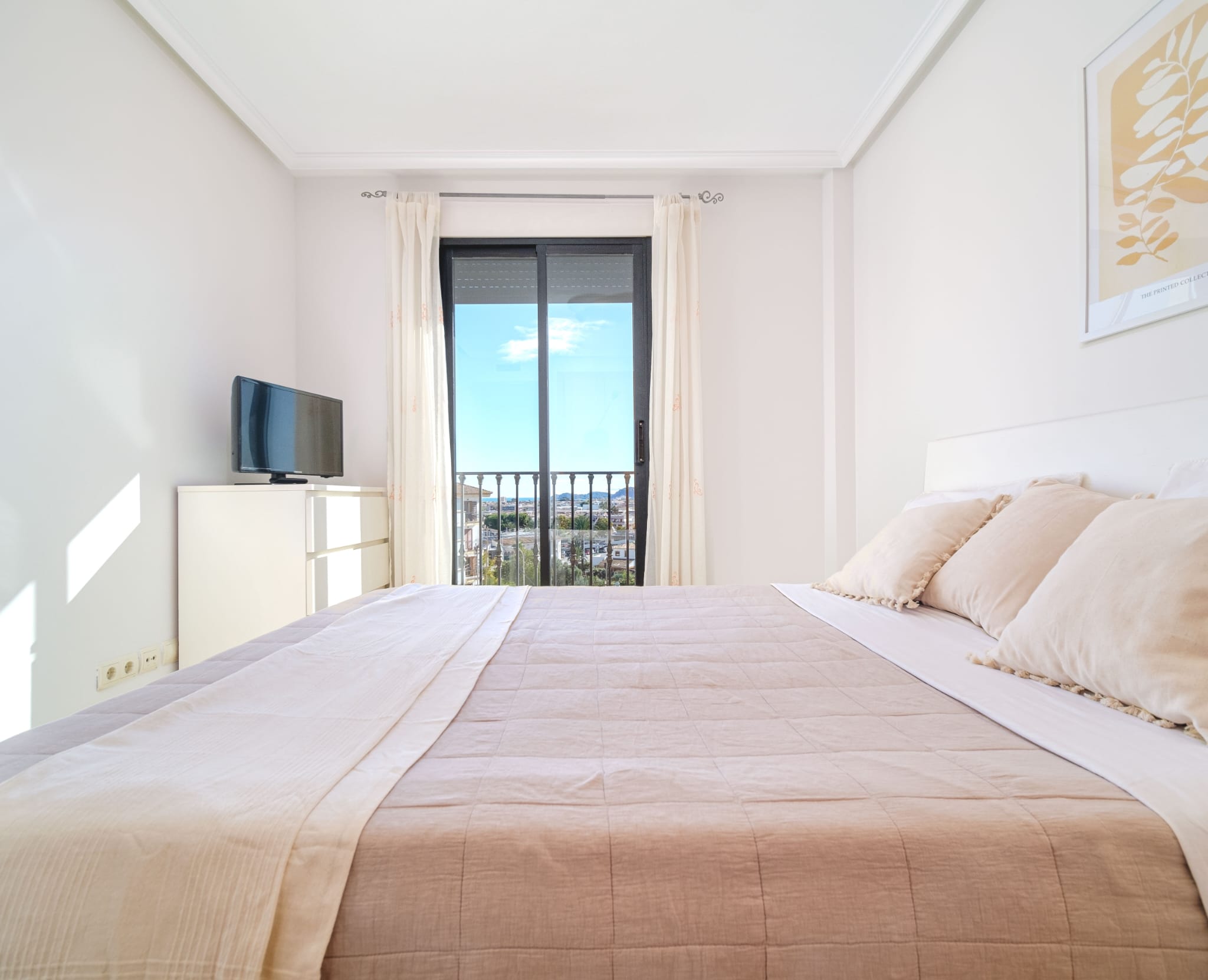 Luminoso piso de 2 dormitorios con vistas abiertas en venta en Javea - 4
