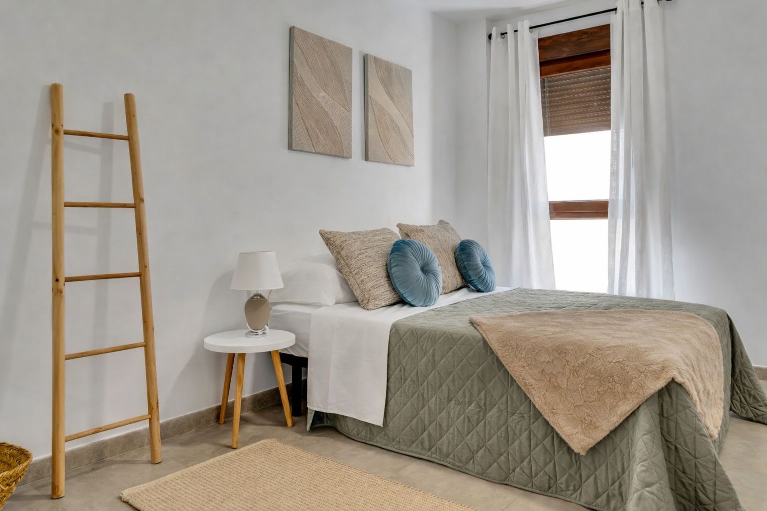 Exclusivo piso de 2 dormitorios en venta en Moraira  - 3