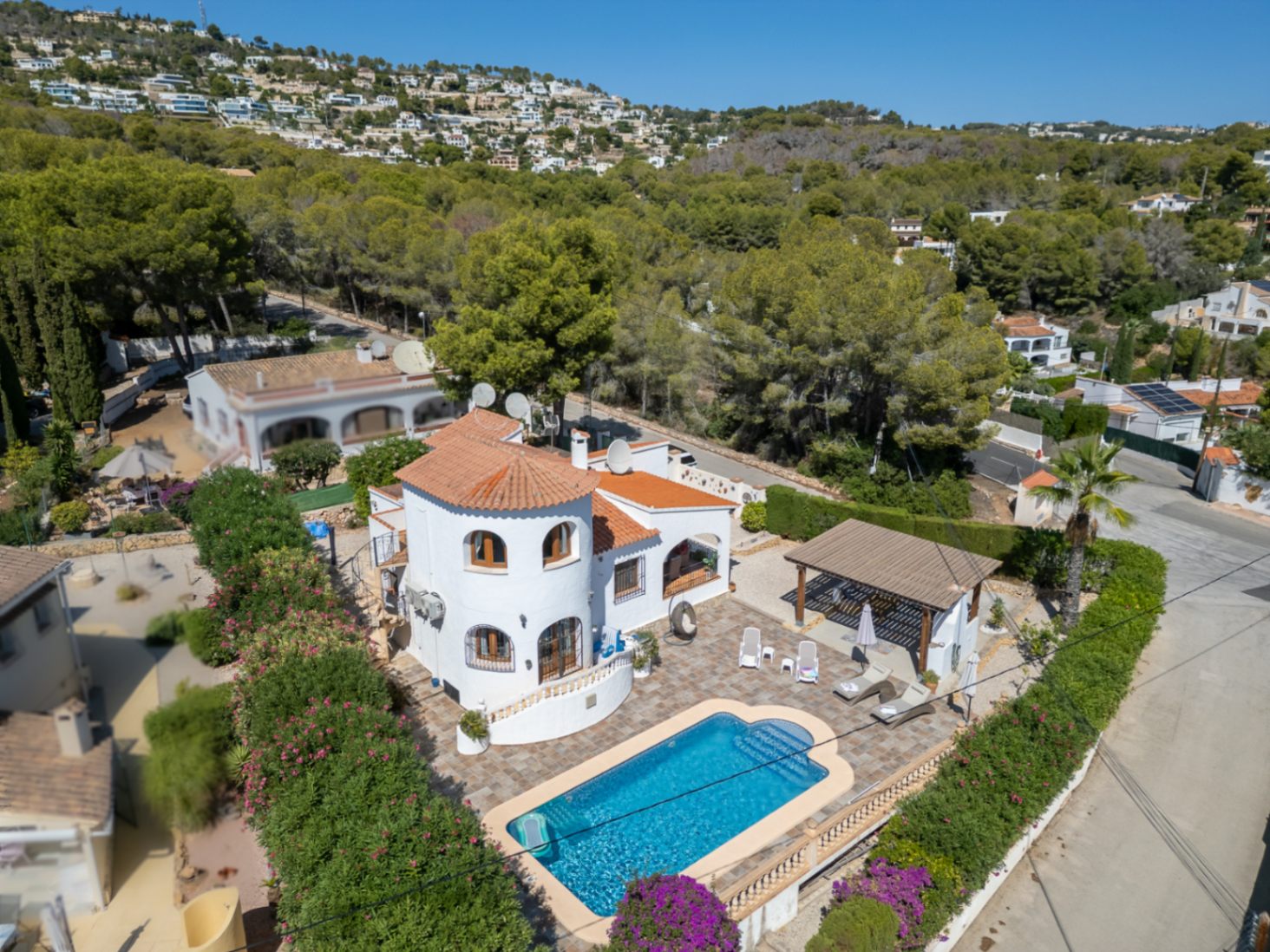Villa en venta en Benissa sobre parcela plana a pocos metros de la playa La Fustera - 2