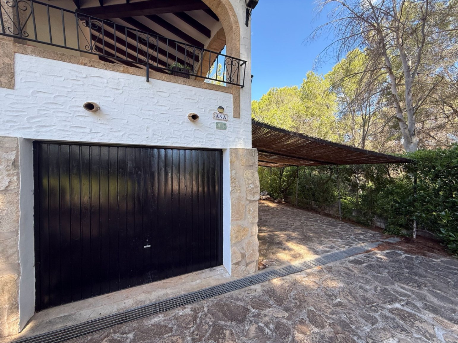 2-4B8K79 - Traditional villa for sale in Javea just a few meters from Arenal beach.