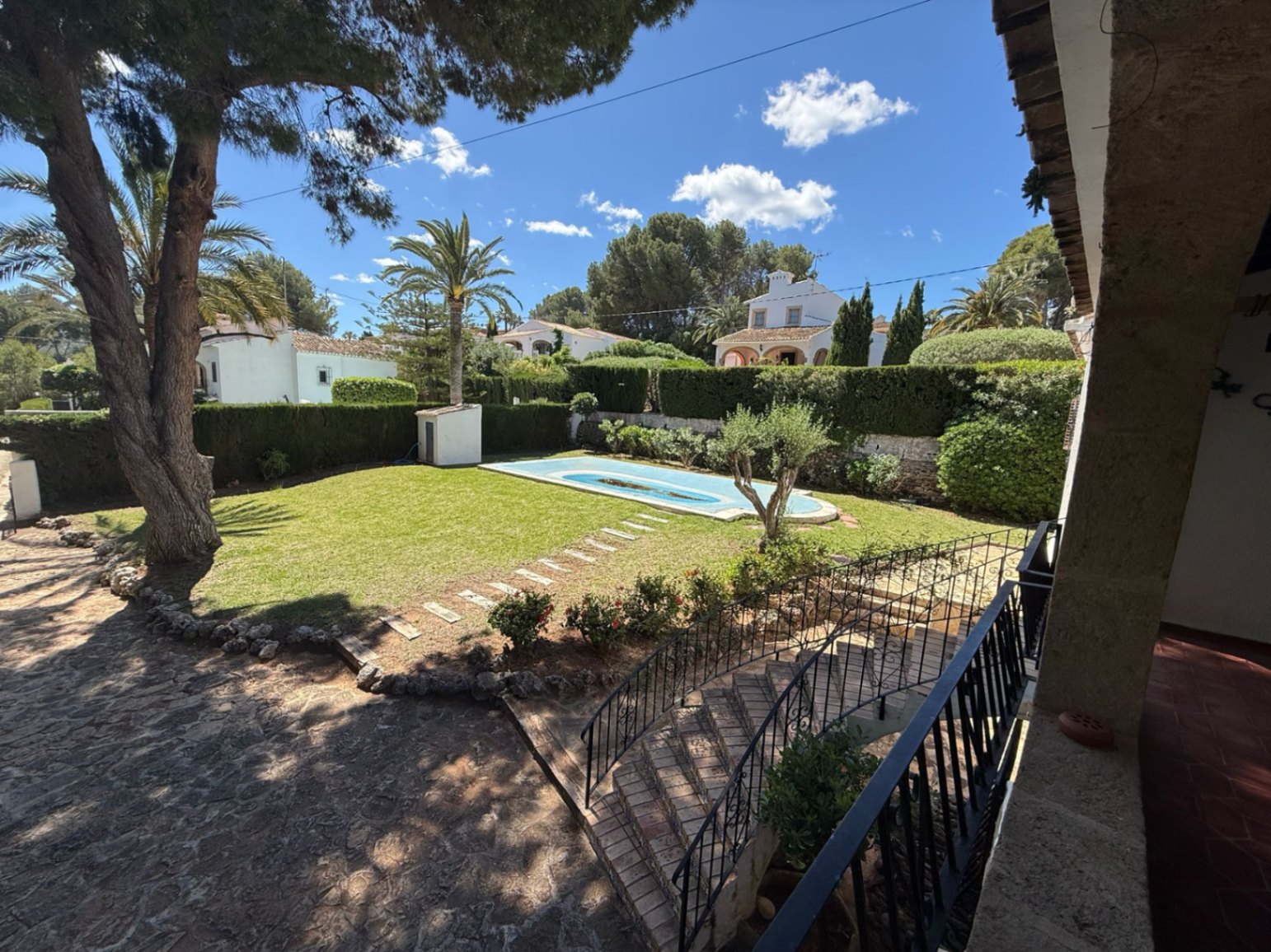 2-4B8K79 - Traditional villa for sale in Javea just a few meters from Arenal beach.
