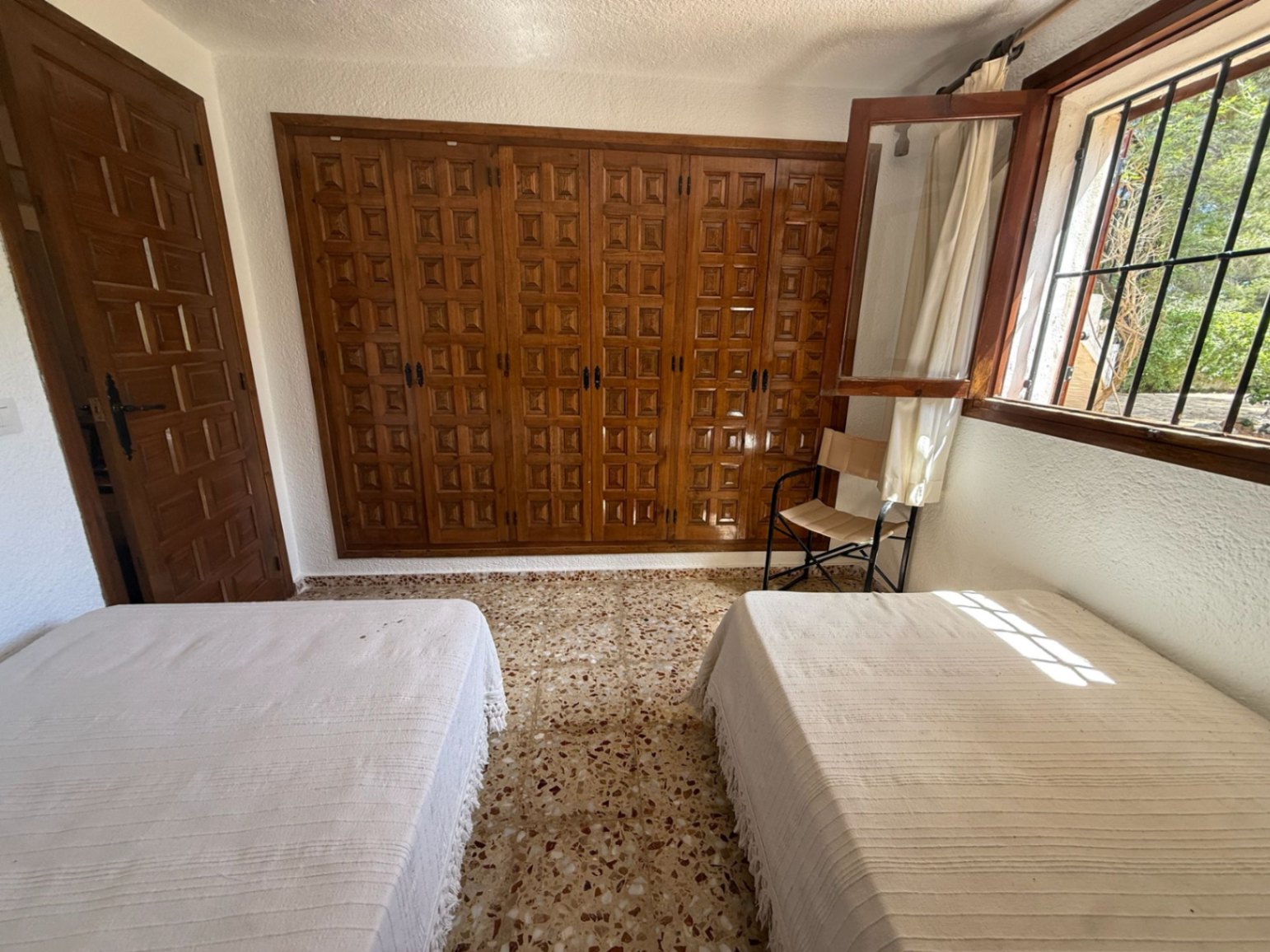 2-4B8K79 - Traditional villa for sale in Javea just a few meters from Arenal beach.