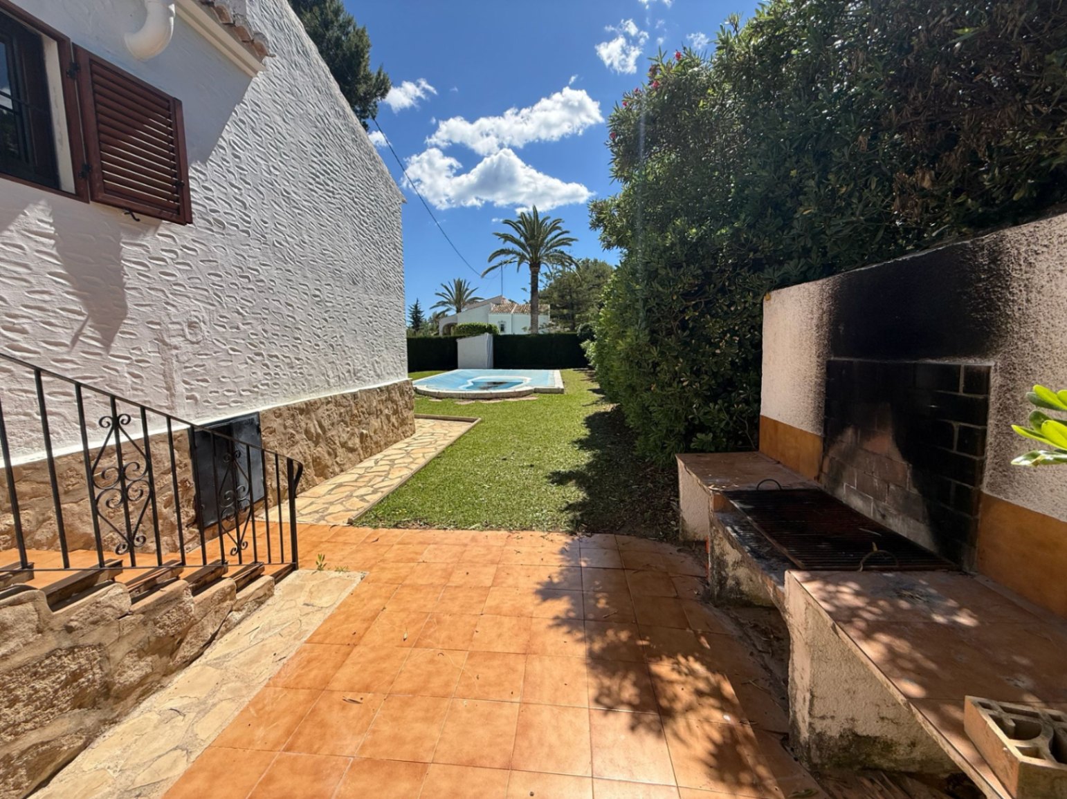 2-4B8K79 - Traditional villa for sale in Javea just a few meters from Arenal beach.