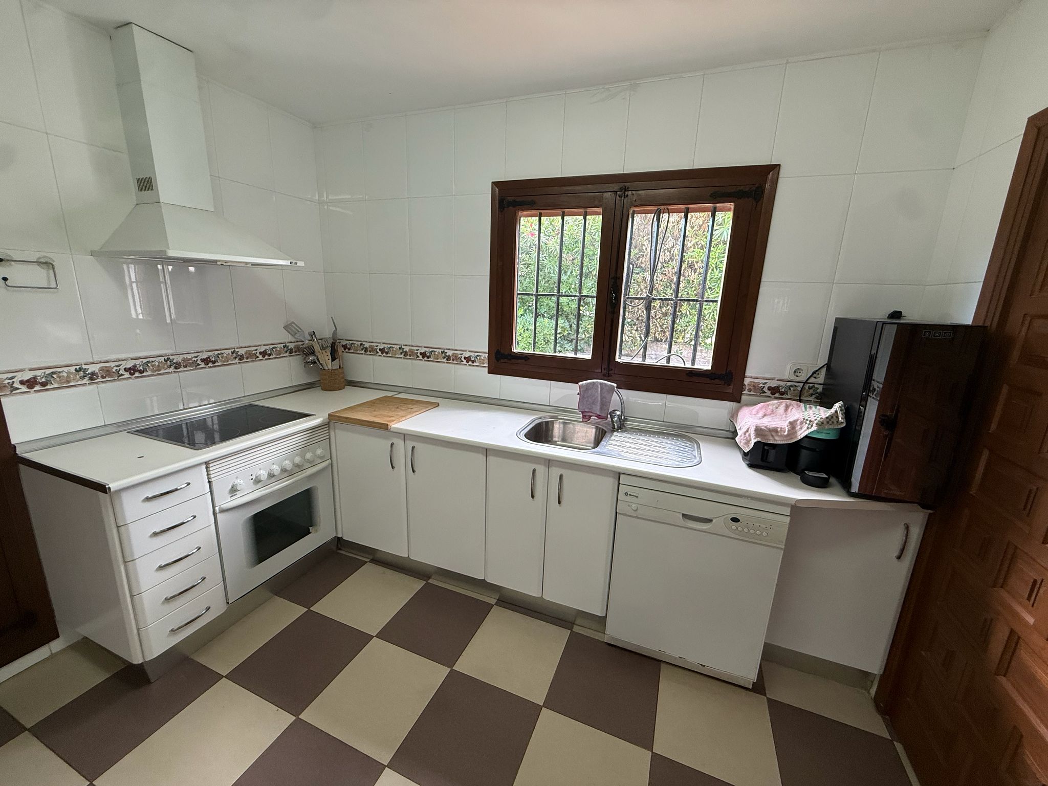 2-4B8K79 - Traditional villa for sale in Javea just a few meters from Arenal beach.
