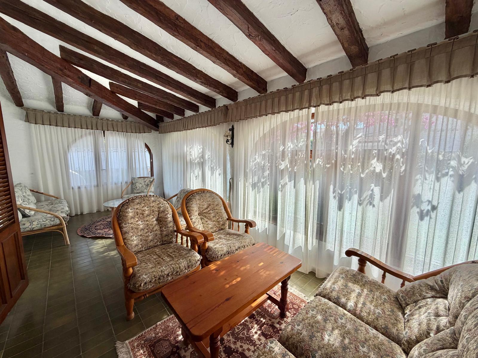 2-1ADI3P4 - Charming traditional-style chalet for sale on the beachfront in Denia.