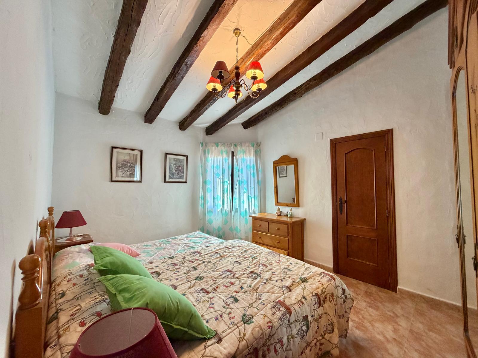 2-1ADI3P4 - Charming traditional-style chalet for sale on the beachfront in Denia.