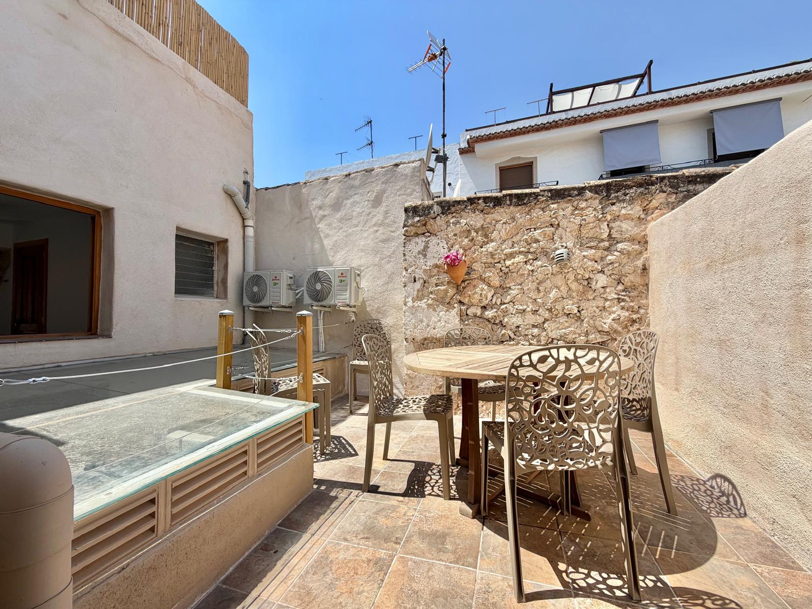 2-1YSL4C8 - Exklusives, vollständig renoviertes Dorfhaus zum Verkauf in Javea