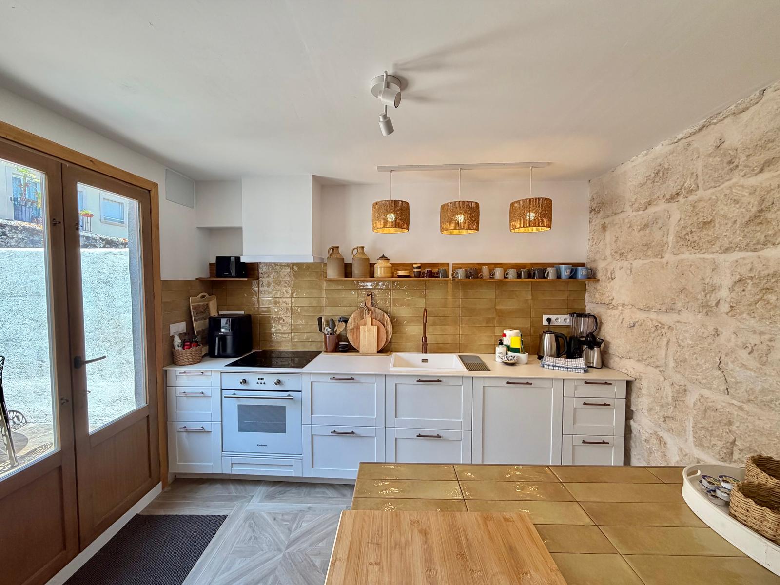 2-1YSL4C8 - Exklusives, vollständig renoviertes Dorfhaus zum Verkauf in Javea