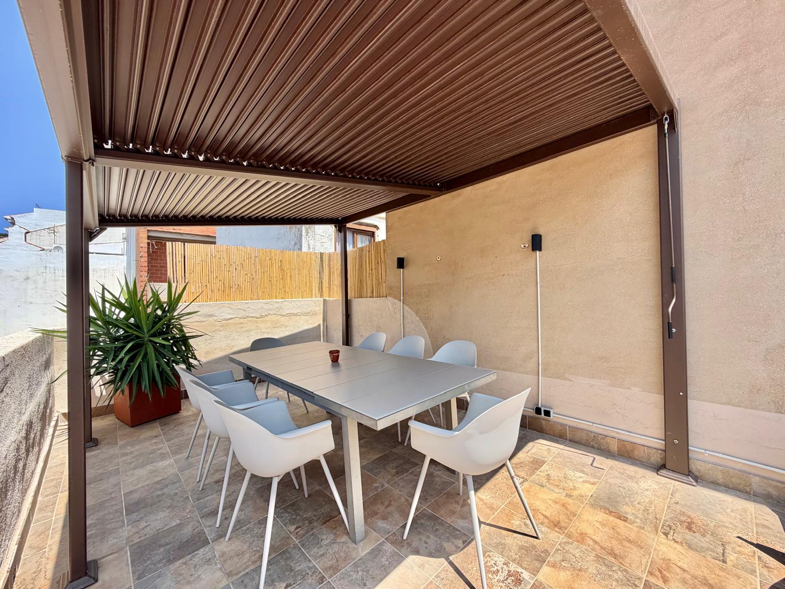2-1YSL4C8 - Exklusives, vollständig renoviertes Dorfhaus zum Verkauf in Javea