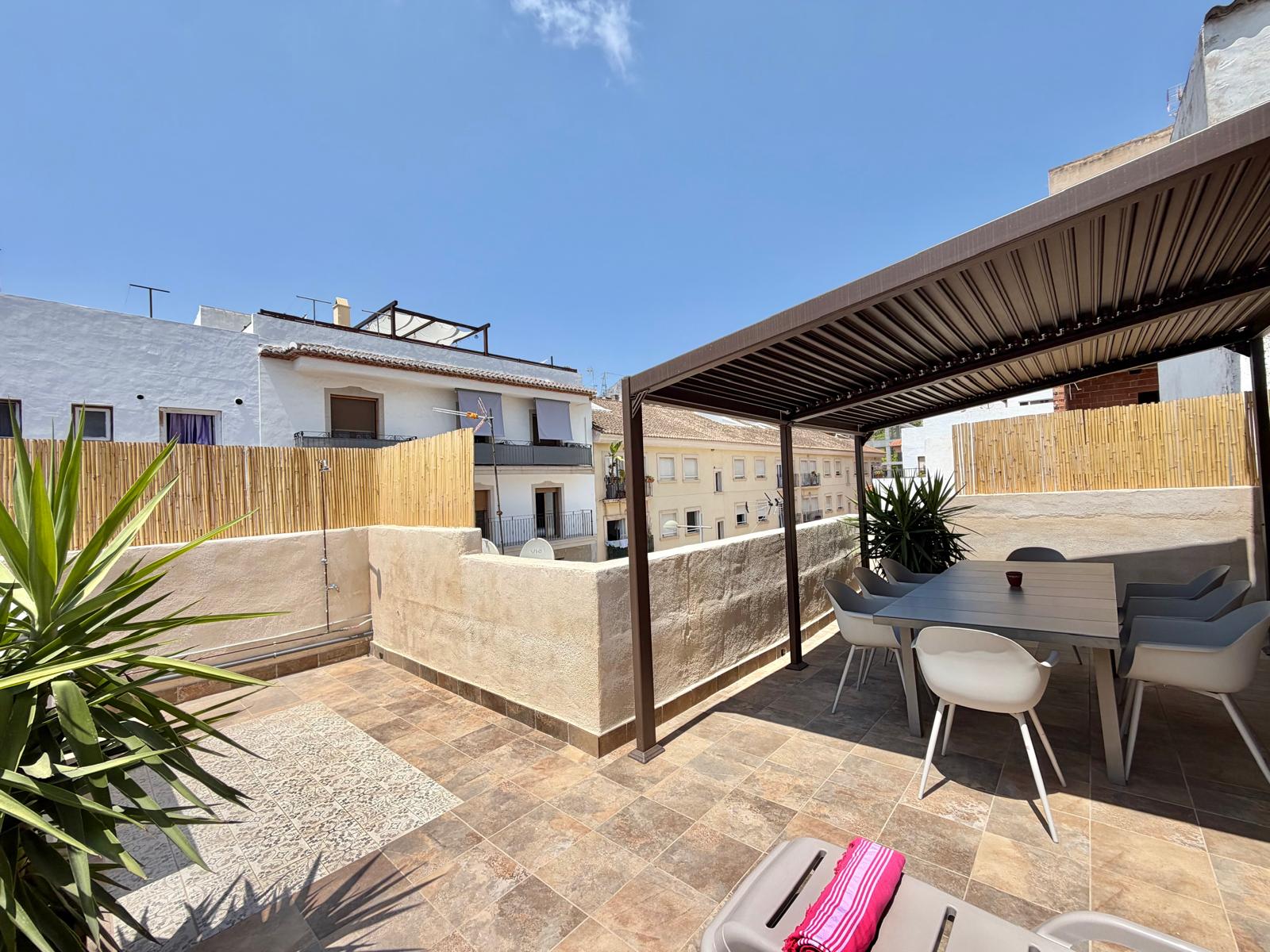 2-1YSL4C8 - Exklusives, vollständig renoviertes Dorfhaus zum Verkauf in Javea