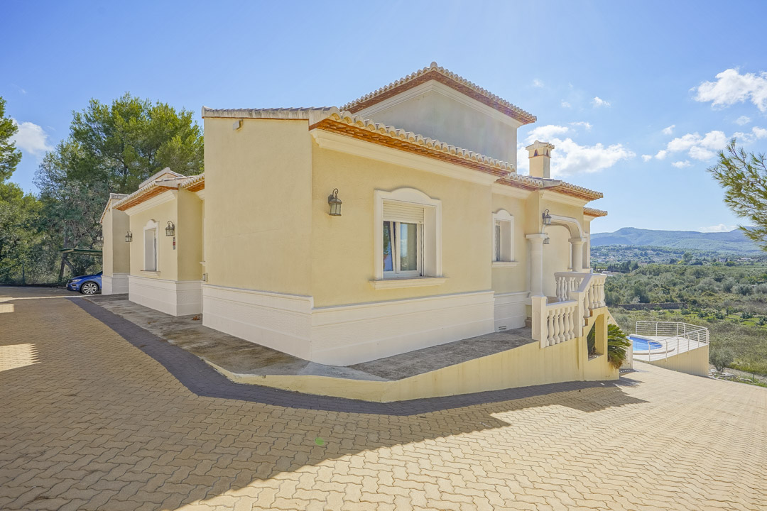 Schöne Villa mit Panoramablick zum Verkauf in Jávea