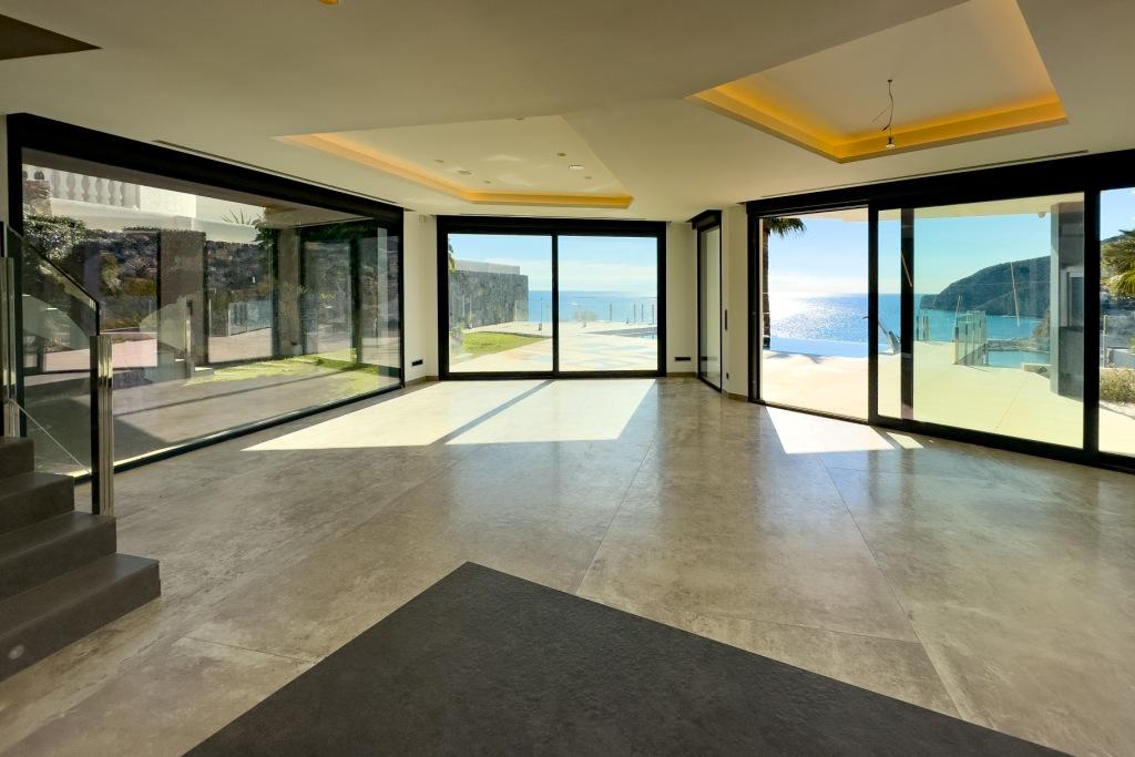 Villa de lujo en venta en Calpe en primera linea de mar