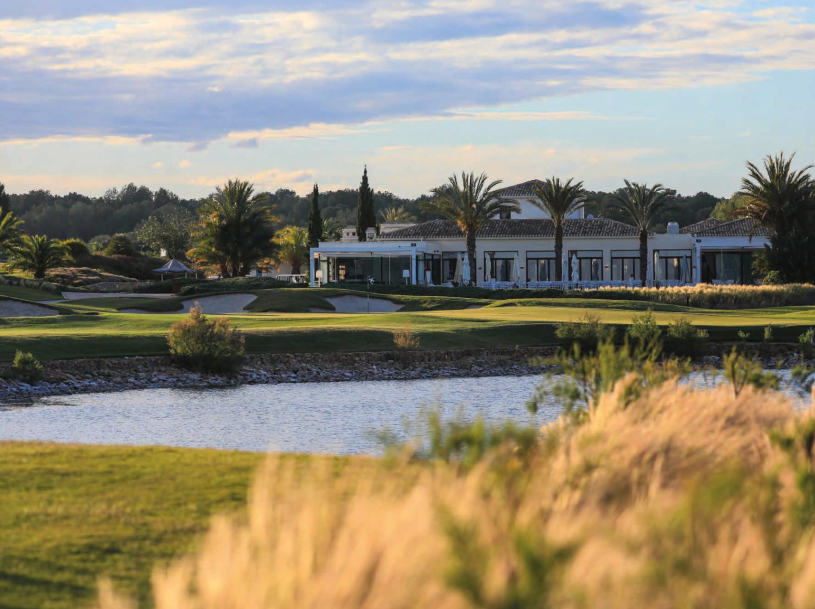 Luxury apartments for sale in Las Colinas Golf & Country Club