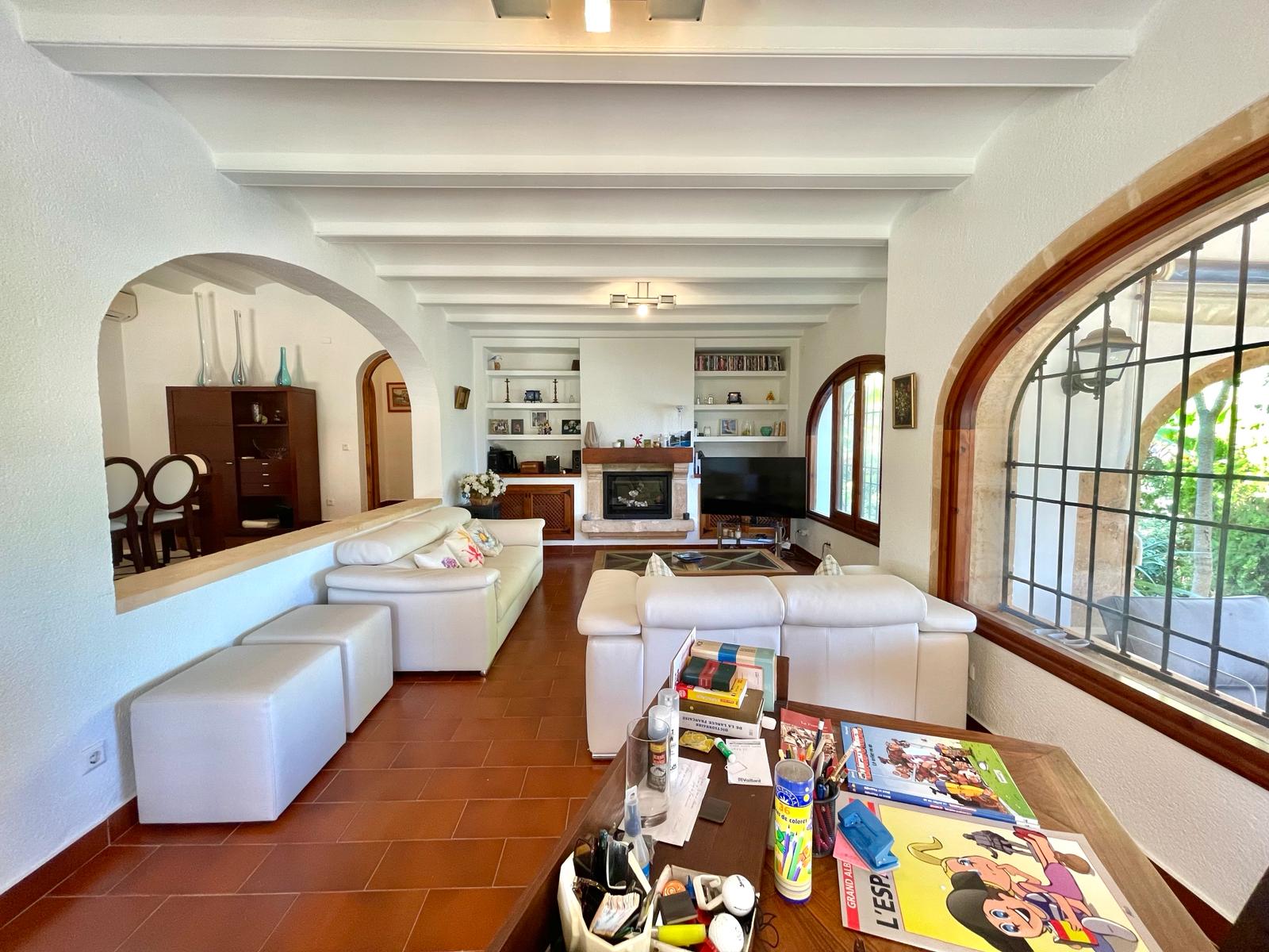 Villa ensoleillée à vendre à Tosalet de Javea