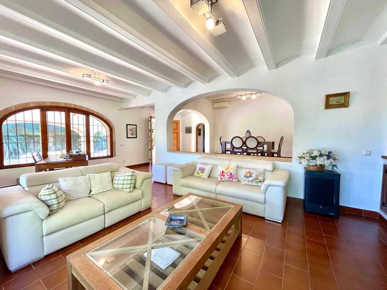 Villa soleada en venta en el Tosalet de Javea