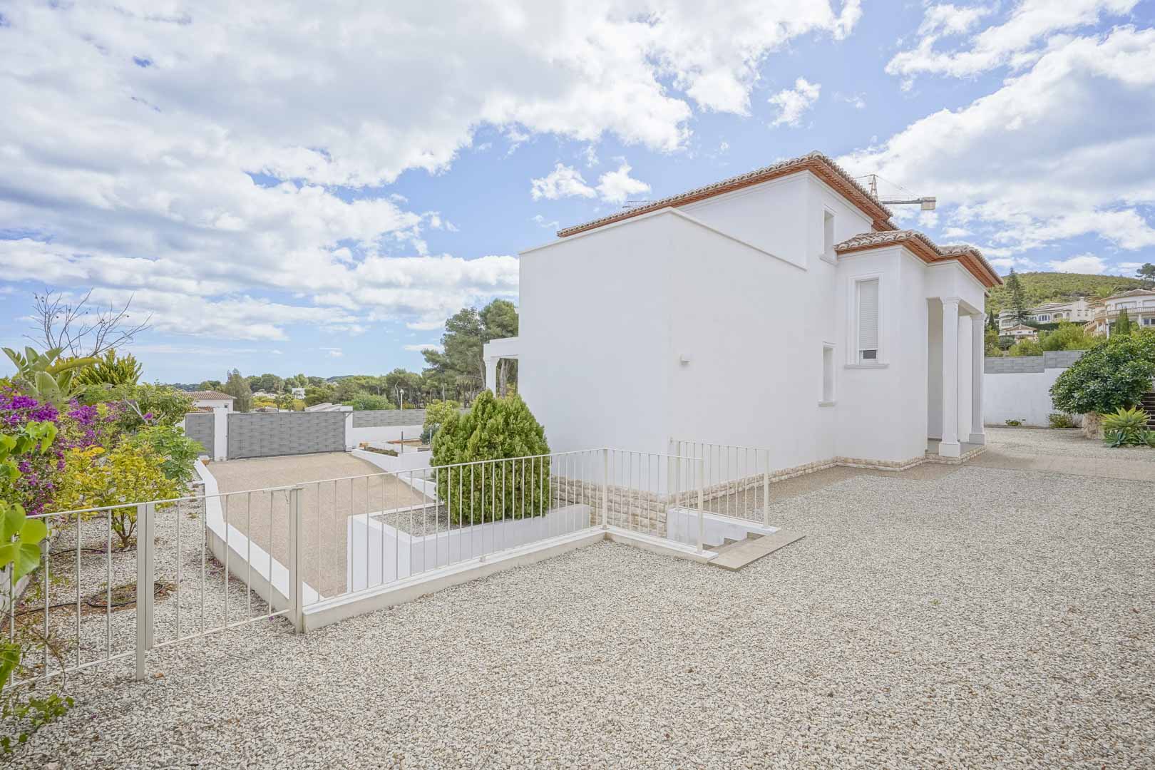 Luxurious villa with sea views for sale in Pinosol, Jávea