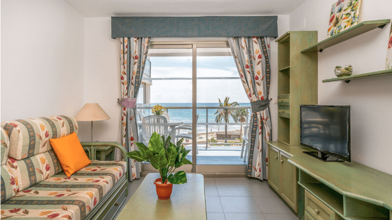 Apartment for sale in front of the beach in Calpe