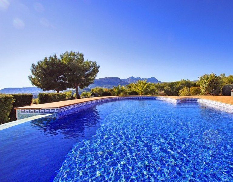 Luxe villa te koop met uitzicht op zee in Calpe - Costa Blanca