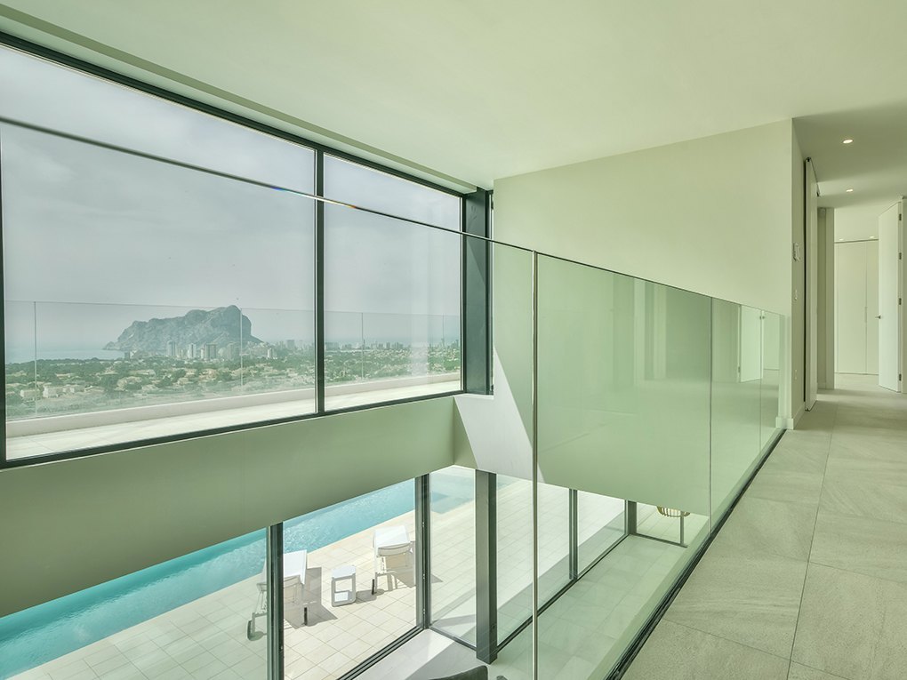 Elegante Luxus-Villa zum Verkauf in Calpe mit Blick auf das Meer und die Peon de Ifach
