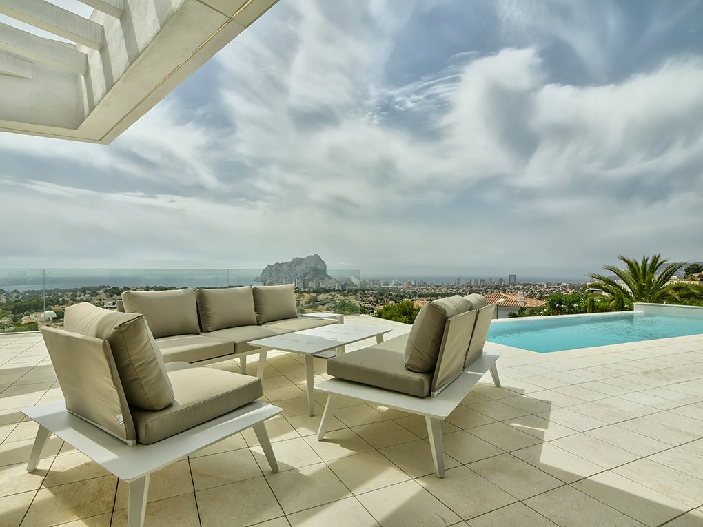 Élégante villa de luxe à vendre à Calpe avec vue sur la mer et le Peñon de Ifach