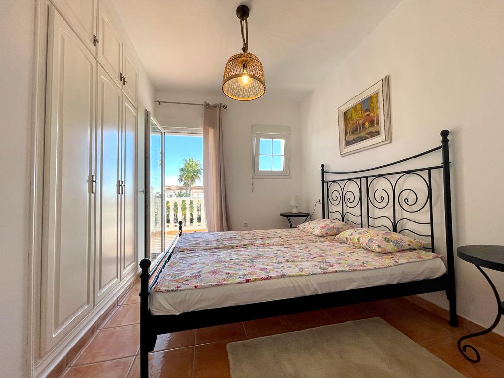 2 bedroom bungalow for sale in Calpe with garden and pool