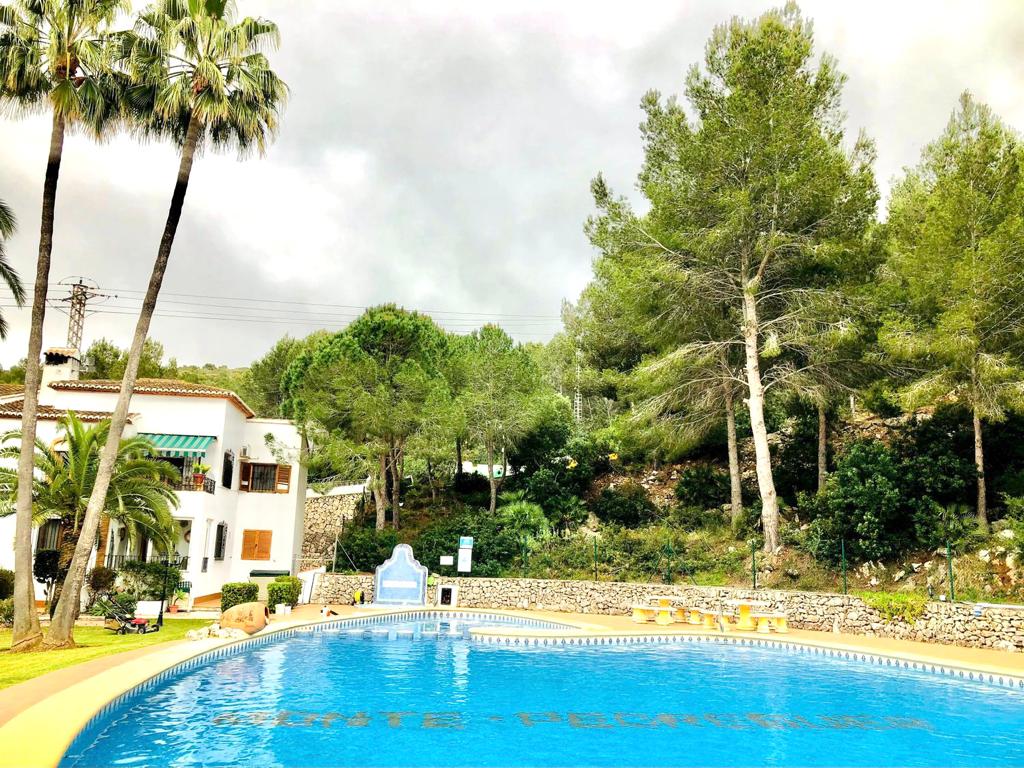 3 bedroom townhouse for sale in Pedreguer with garden and pool