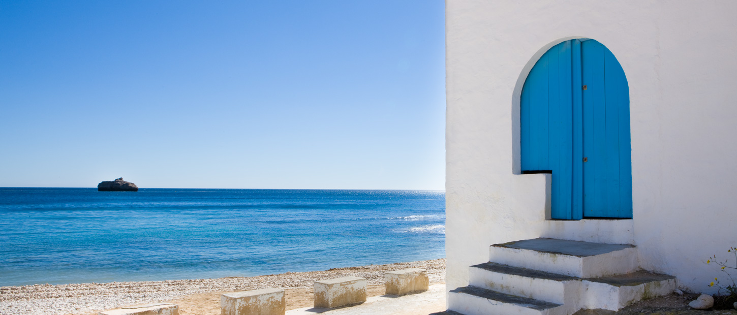 Precioso adosado de estilo Mediterráneo a 100 metros del mar