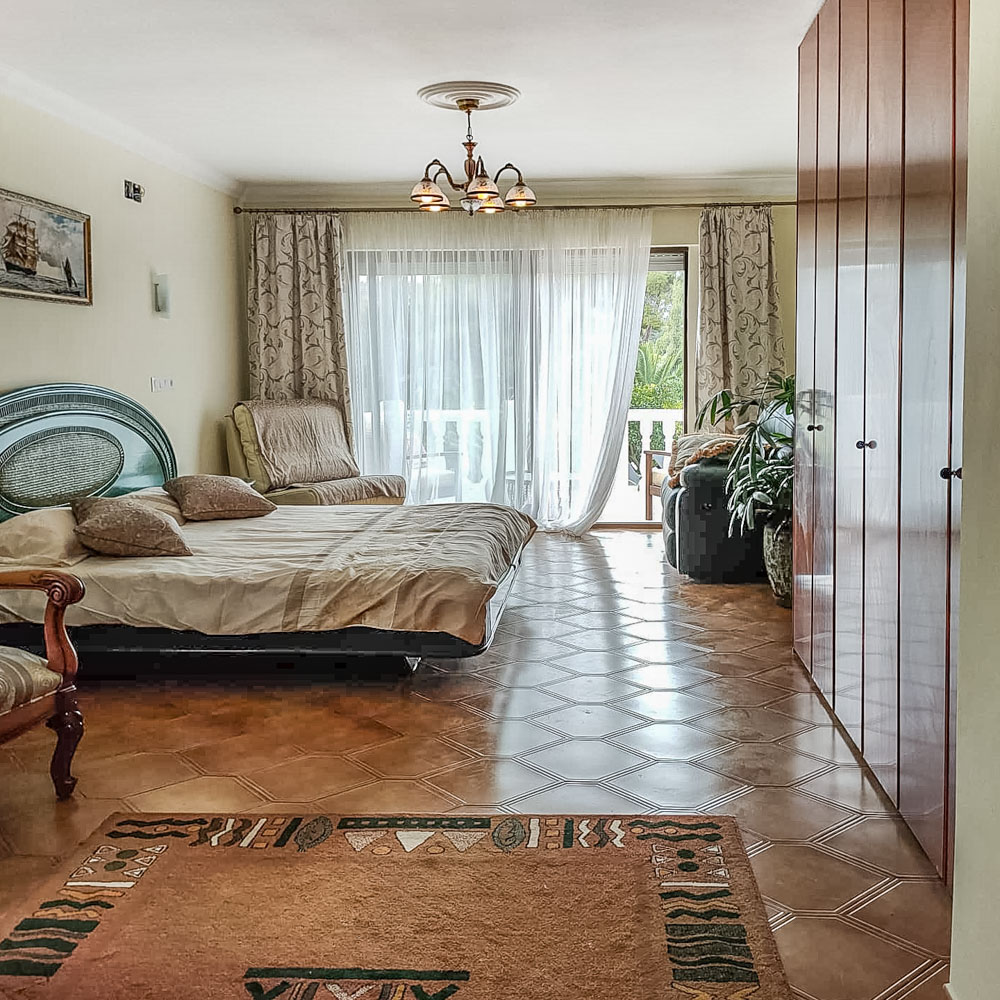 Villa met onafhankelijk appartement te koop in Jávea