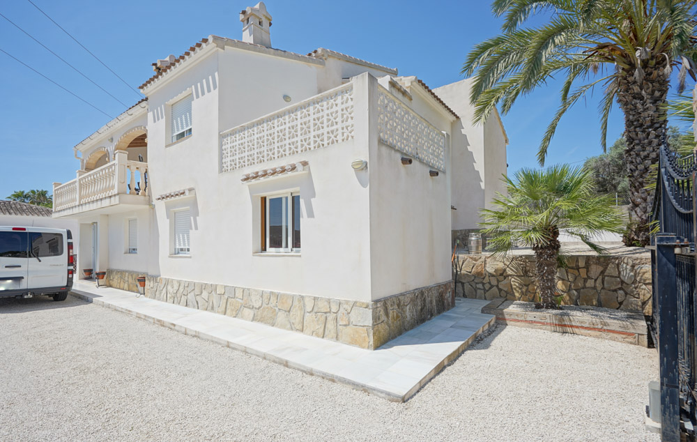 Villa met apart gastenverblijf te koop in Javea